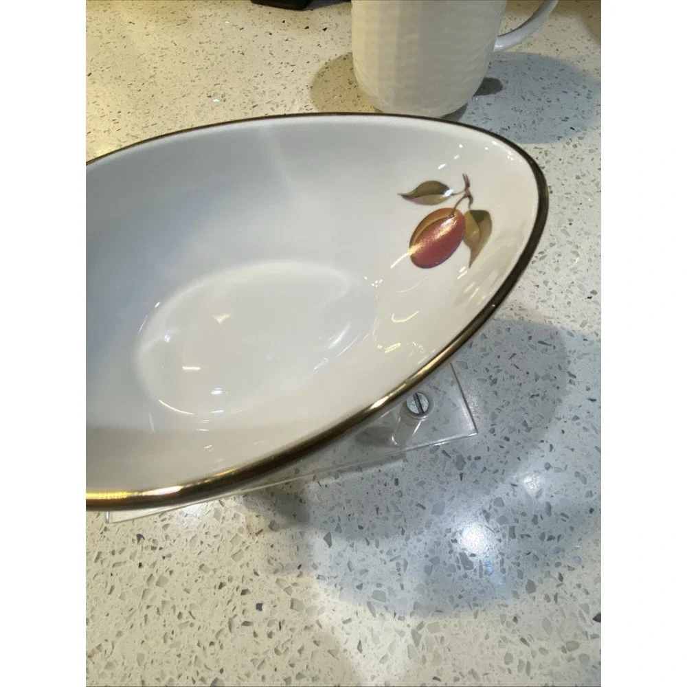Royal Worcester Evesham Gold 5 1/2